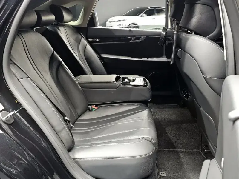 2023 Genesis G80 с пробегом 50 235 км