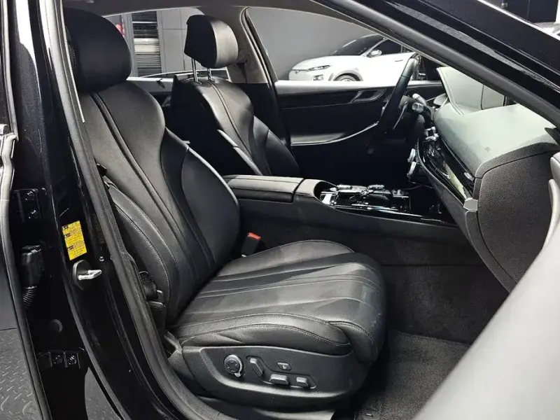 2023 Genesis G80 с пробегом 50 235 км