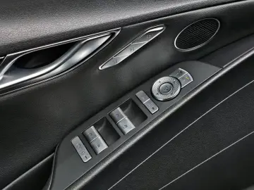 2023 Genesis G80 с пробегом 50 235 км