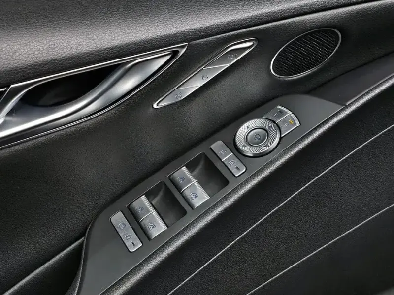 2023 Genesis G80 с пробегом 50 235 км