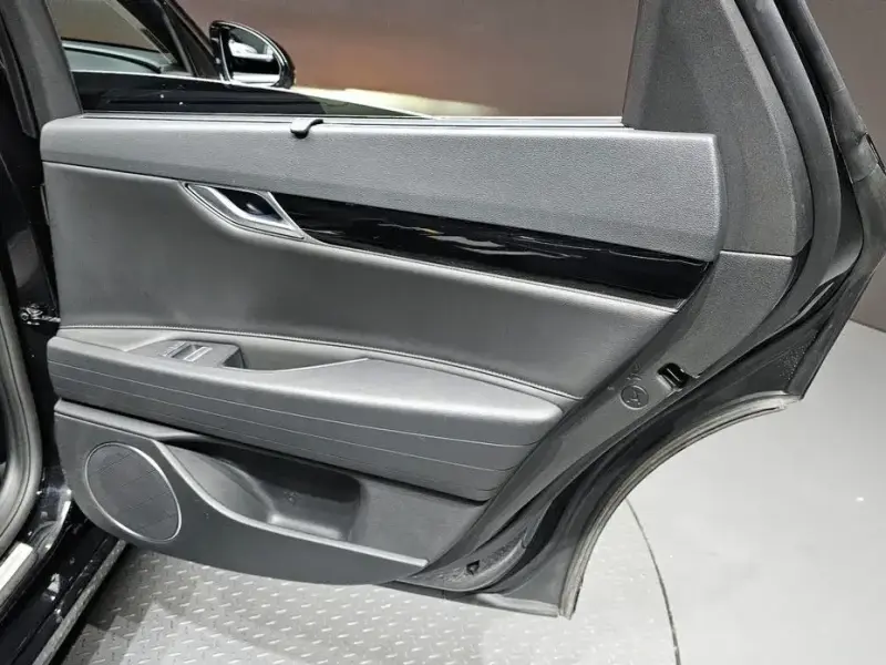 2023 Genesis G80 с пробегом 50 235 км