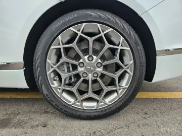 2023 Genesis G80 с пробегом 41 715 км