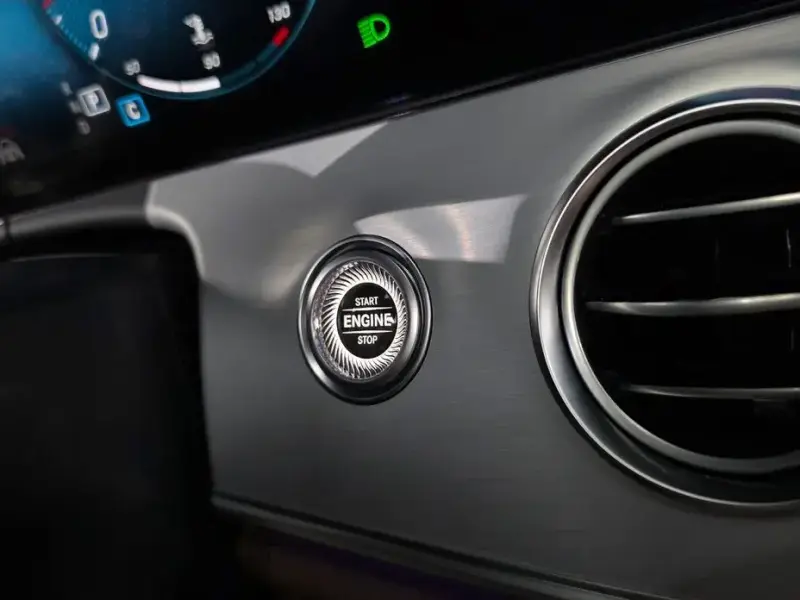 2021 Mercedes-Benz E-Класс с пробегом 22 761 км