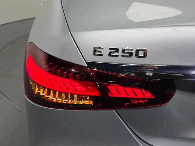 2021 Mercedes-Benz E-Класс с пробегом 22 761 км