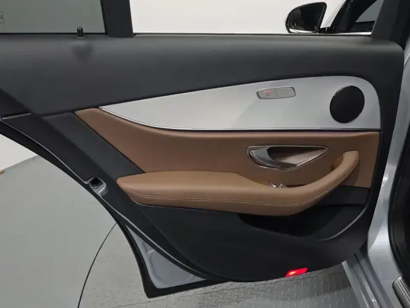 2021 Mercedes-Benz E-Класс с пробегом 22 761 км