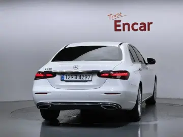 2022 Mercedes-Benz E-Класс с пробегом 63 542 км