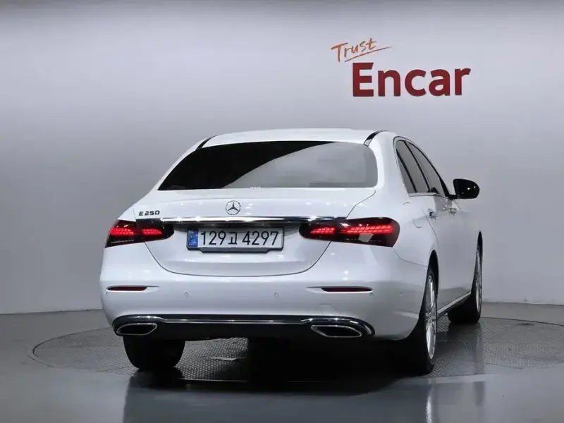 2022 Mercedes-Benz E-Класс с пробегом 63 542 км