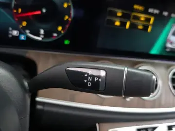 2022 Mercedes-Benz E-Класс с пробегом 63 542 км
