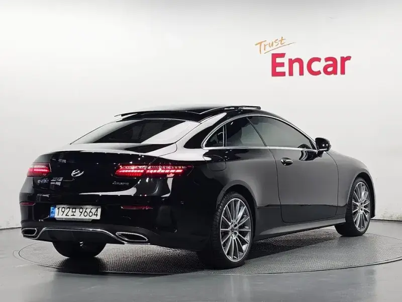 2021 Mercedes-Benz E-Класс с пробегом 15 182 км