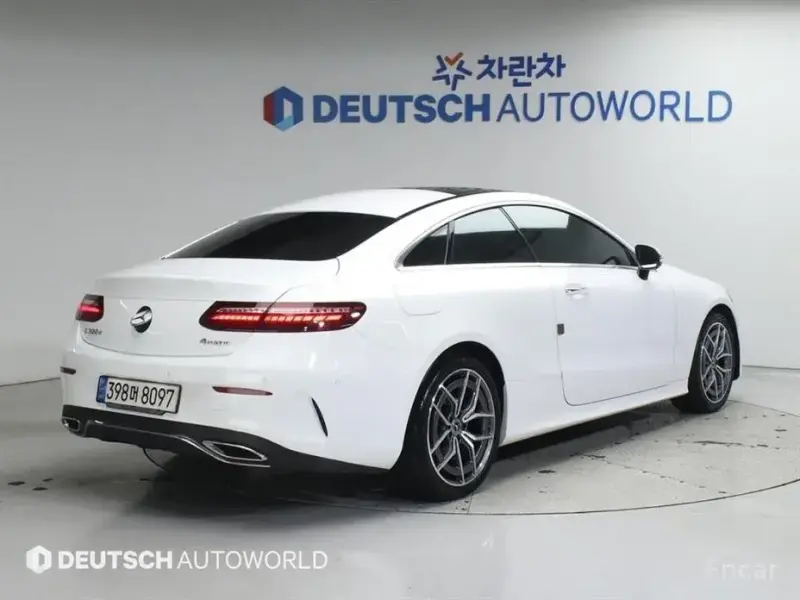 2022 Mercedes-Benz E-Класс с пробегом 23 512 км