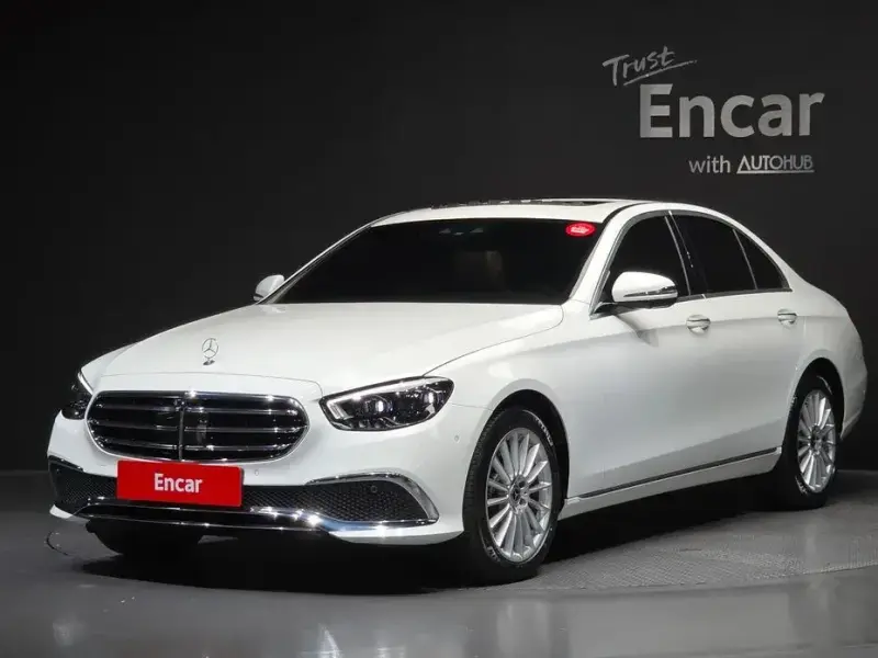 2023 Mercedes-Benz E-Класс с пробегом 17 263 км