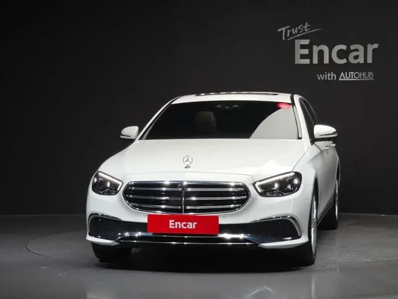 2023 Mercedes-Benz E-Класс с пробегом 17 263 км