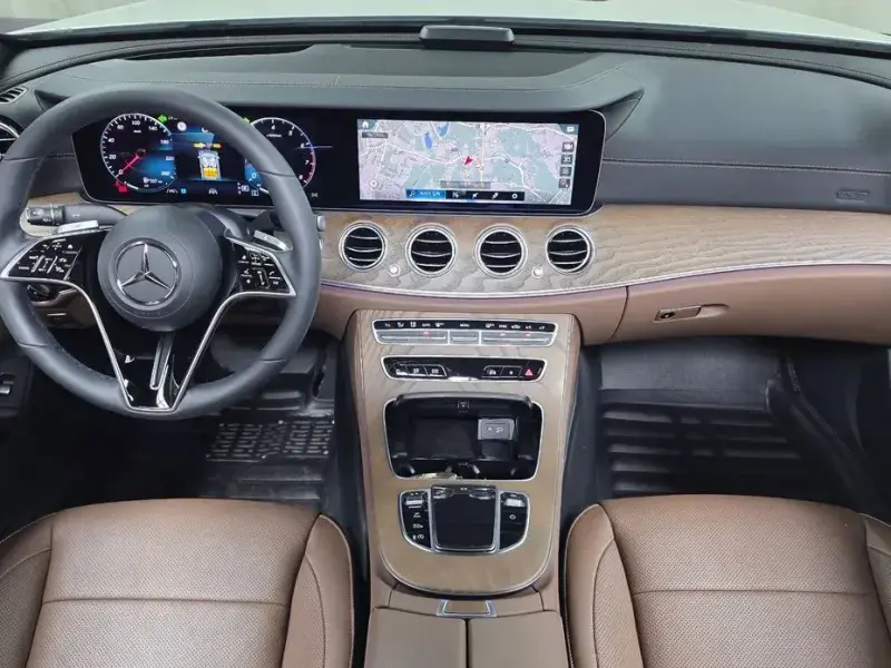 2023 Mercedes-Benz E-Класс с пробегом 17 263 км