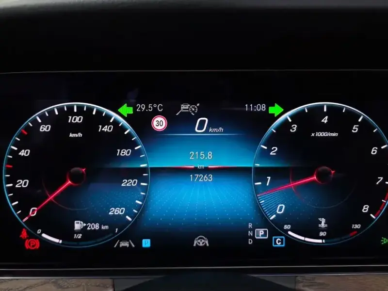 2023 Mercedes-Benz E-Класс с пробегом 17 263 км