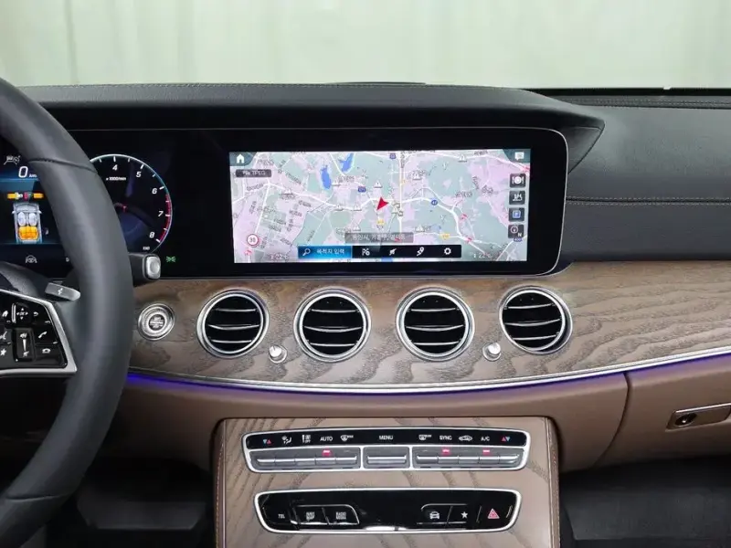 2023 Mercedes-Benz E-Класс с пробегом 17 263 км