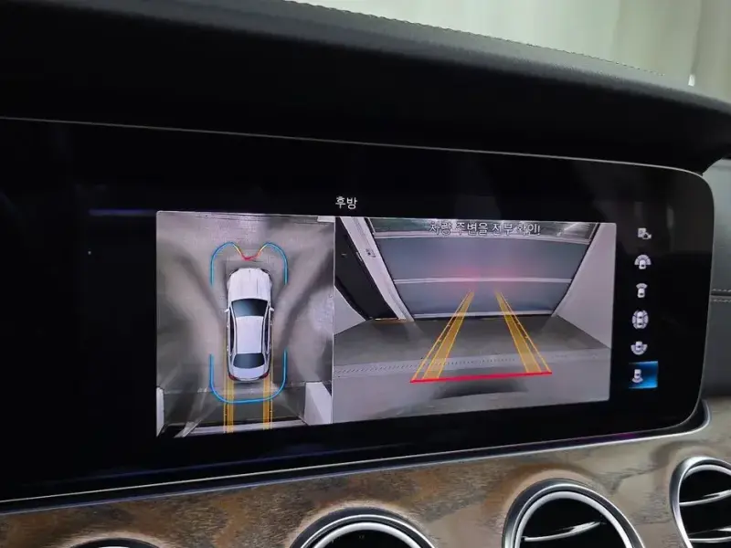 2023 Mercedes-Benz E-Класс с пробегом 17 263 км