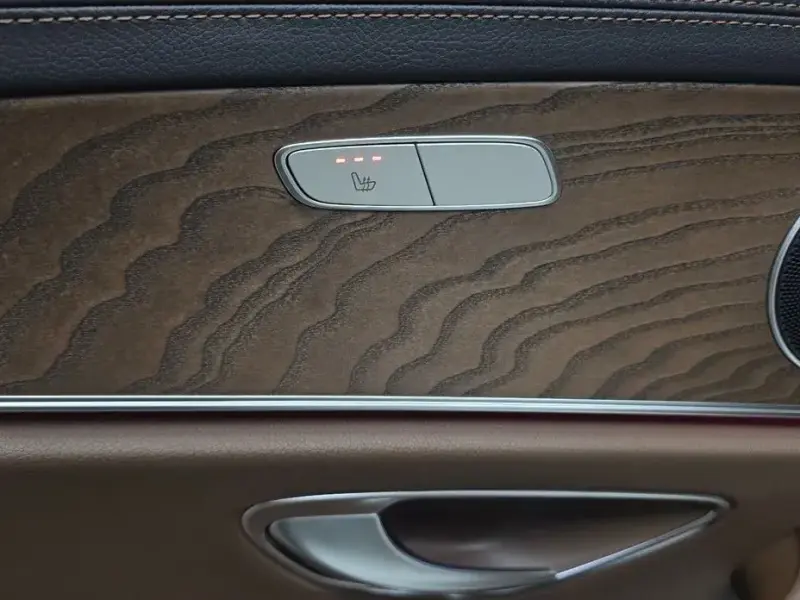 2023 Mercedes-Benz E-Класс с пробегом 17 263 км