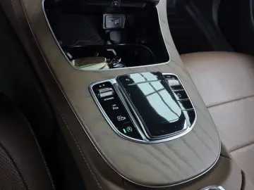 2023 Mercedes-Benz E-Класс с пробегом 17 263 км
