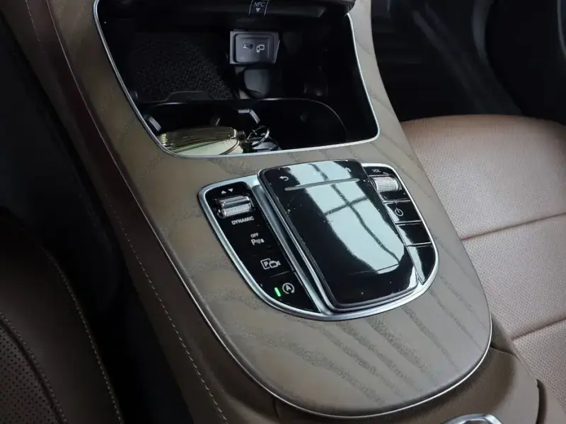 2023 Mercedes-Benz E-Класс с пробегом 17 263 км