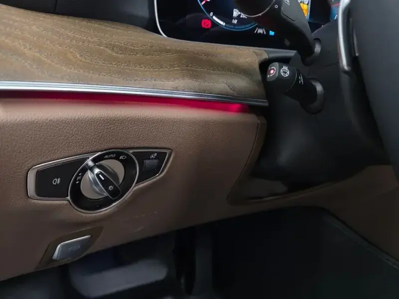2023 Mercedes-Benz E-Класс с пробегом 17 263 км