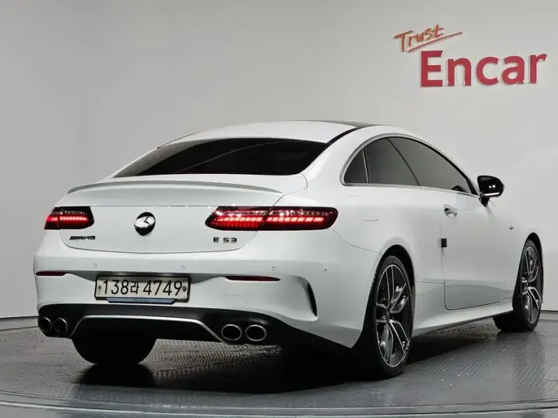 2021 Mercedes-Benz E-Класс с пробегом 61 432 км