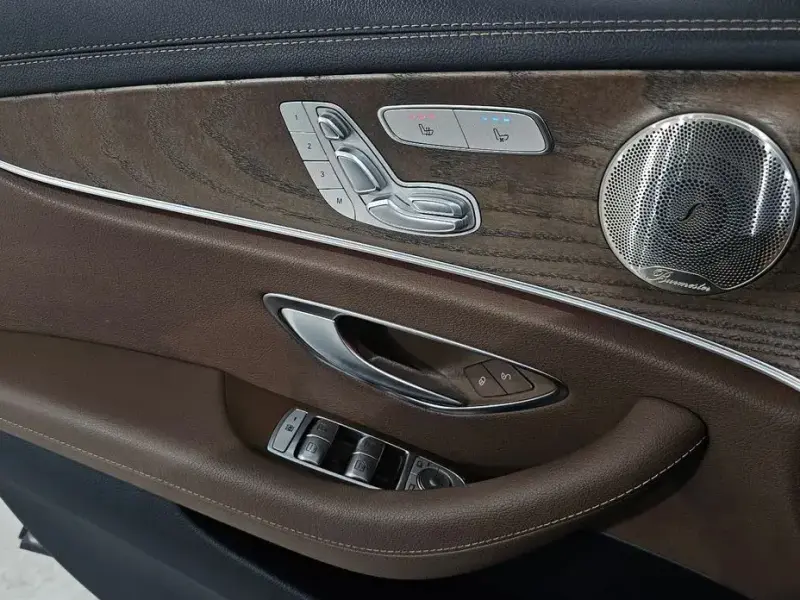 2023 Mercedes-Benz E-Класс с пробегом 57 449 км
