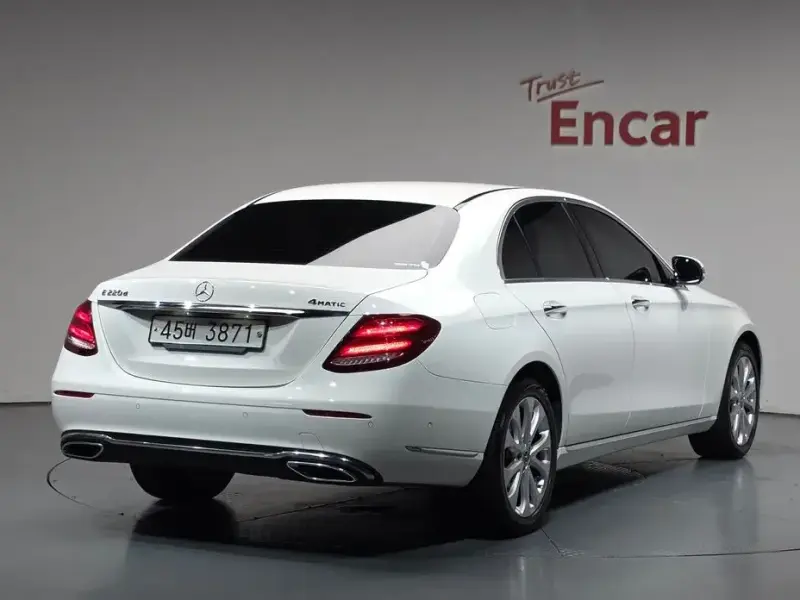 2019 Mercedes-Benz E-Класс с пробегом 57 082 км
