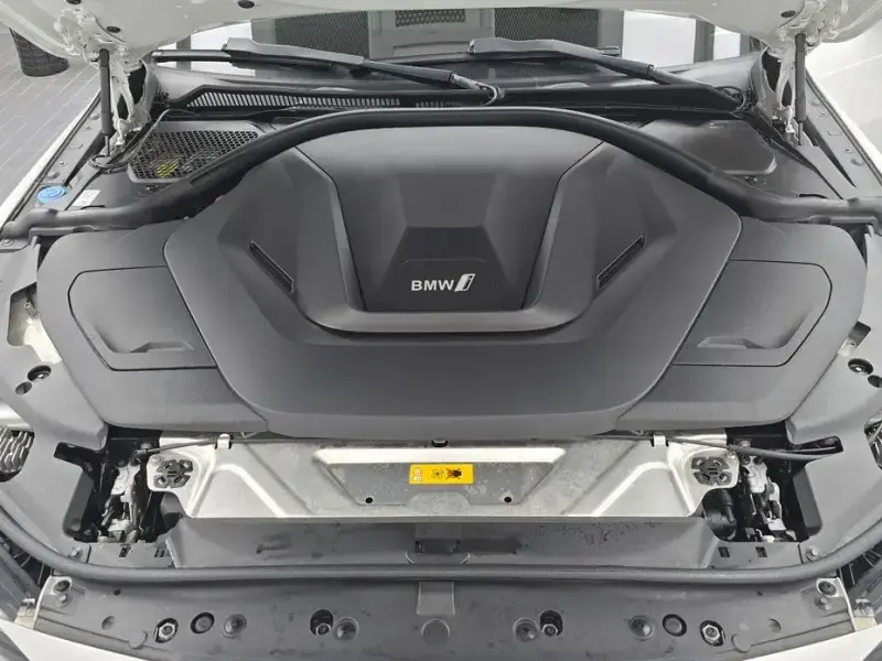 2022 BMW i4 с пробегом 106 084 км