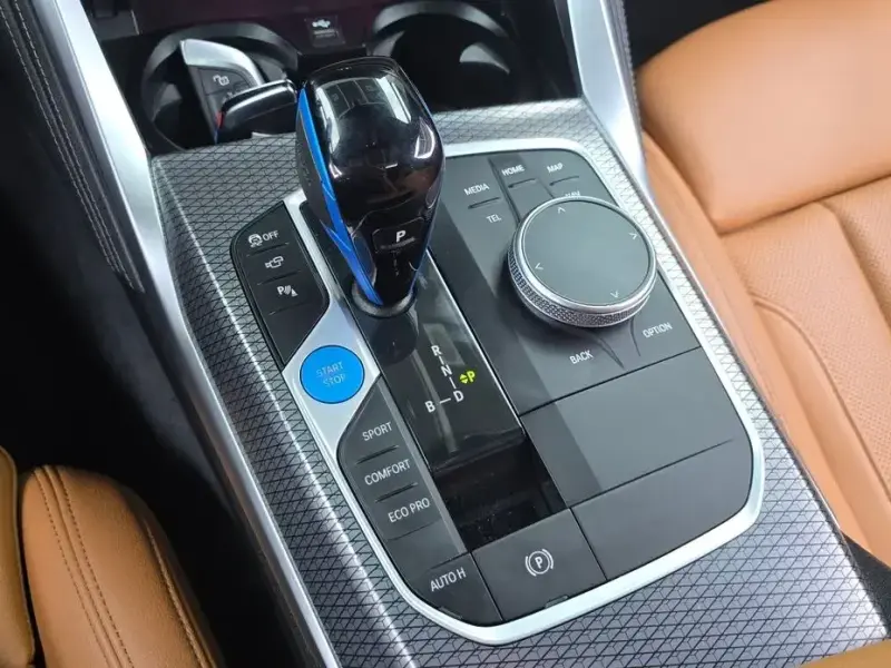 2022 BMW i4 с пробегом 106 084 км