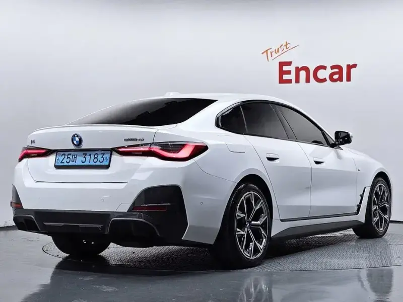 2022 BMW i4 с пробегом 84 264 км
