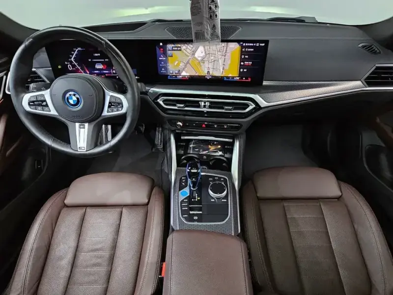 2022 BMW i4 с пробегом 84 264 км