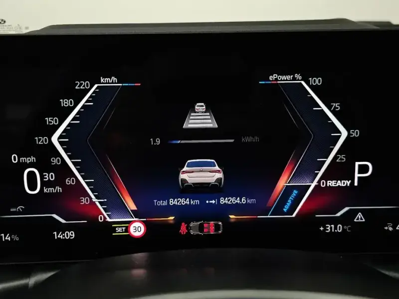 2022 BMW i4 с пробегом 84 264 км