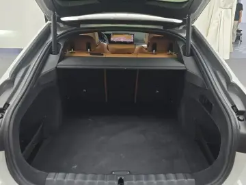 2022 BMW i4 с пробегом 106 084 км