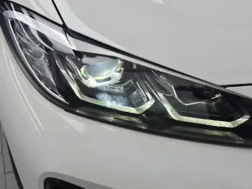 2022 BMW i4 с пробегом 106 084 км