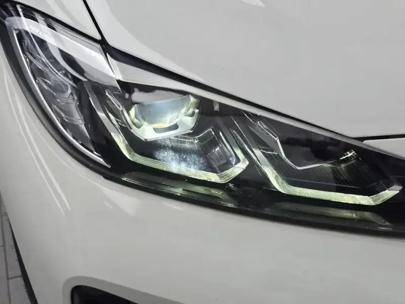 2022 BMW i4 с пробегом 106 084 км