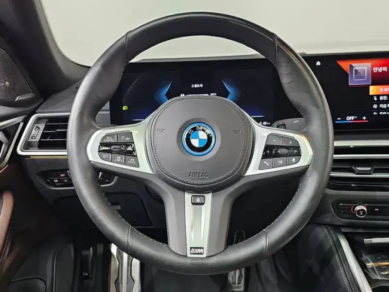 2022 BMW i4 с пробегом 84 264 км