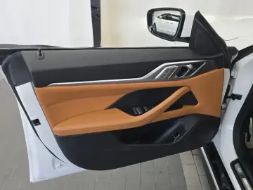 2022 BMW i4 с пробегом 106 084 км