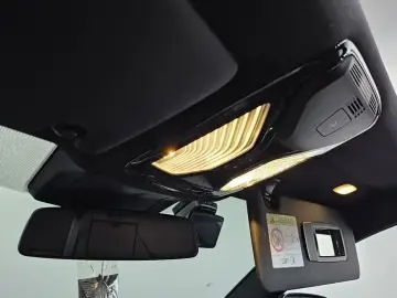 2022 BMW i4 с пробегом 84 264 км