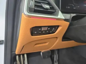 2022 BMW i4 с пробегом 106 084 км
