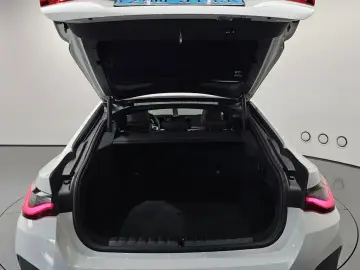 2022 BMW i4 с пробегом 84 264 км
