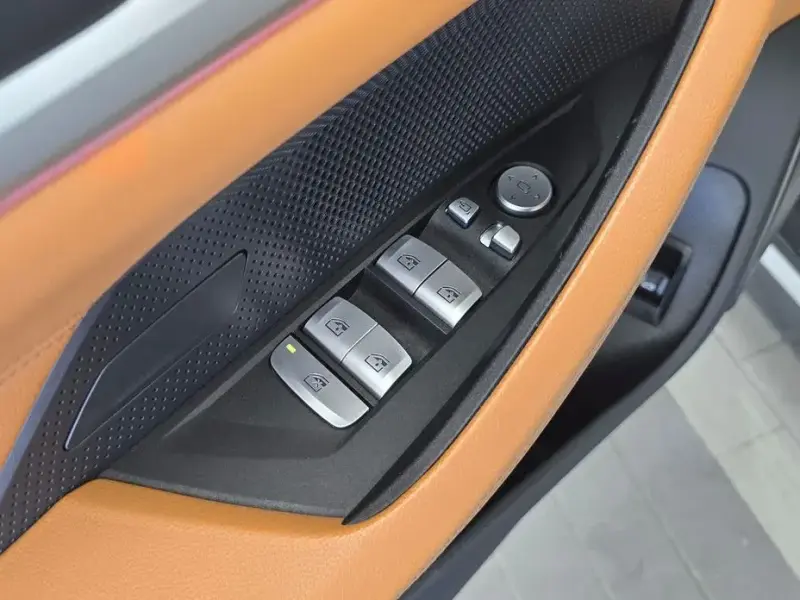 2022 BMW i4 с пробегом 106 084 км