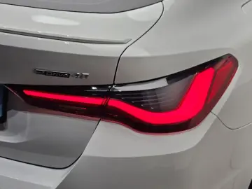 2022 BMW i4 с пробегом 84 264 км