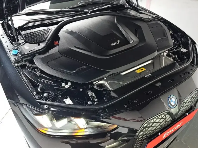 2026 BMW i4 с пробегом 8 547 км
