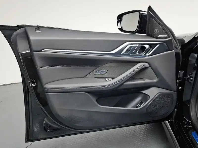 2026 BMW i4 с пробегом 8 547 км