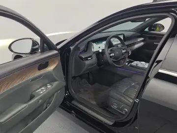 2023 Genesis G90 с пробегом 73 190 км
