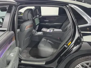 2023 Genesis G90 с пробегом 73 190 км