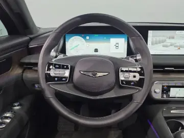 2023 Genesis G90 с пробегом 73 190 км