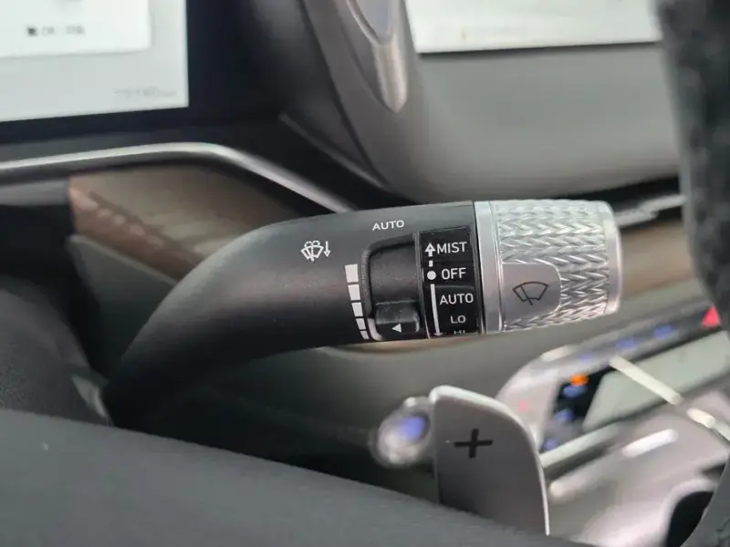 2023 Genesis G90 с пробегом 73 190 км