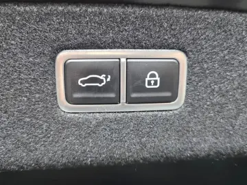 2023 Genesis G90 с пробегом 73 190 км