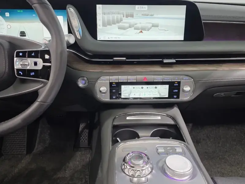 2023 Genesis G90 с пробегом 73 190 км